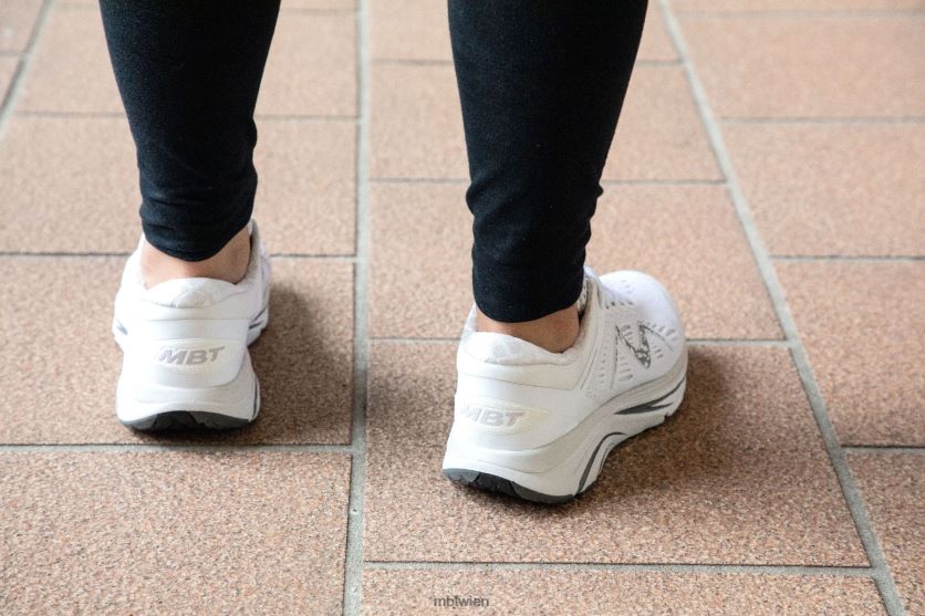bei MBT Frauen 2000 Laufschuhe Weiss X64220100