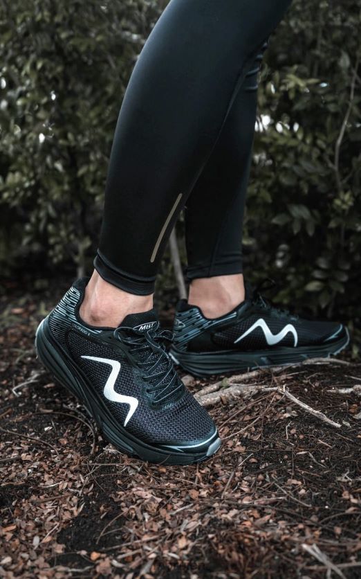 bei MBT Frauen Colorado x Laufschuhe Schwarz X64220215