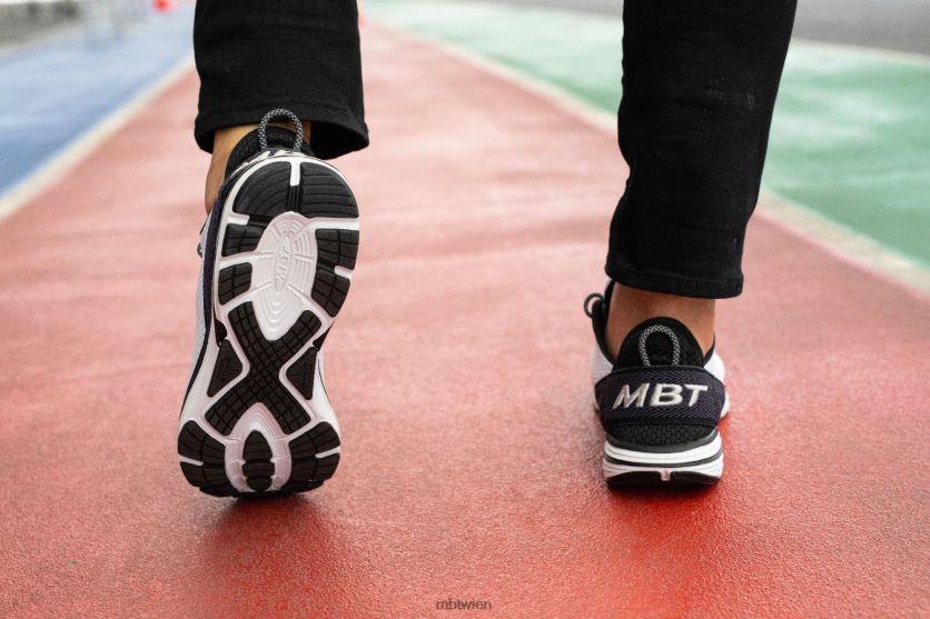 bei MBT Männer gadi Wanderschuhe weiß schwarz X642202